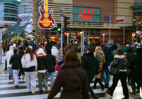 Nocna prohibicja w całej Warszawie. Więcej zezwoleń na sprzedaż alkoholu dla gastronomii