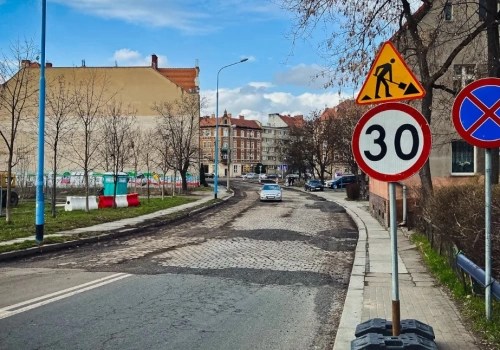 Ruszył remont ulicy Działkowej w Legnicy (FOTO)