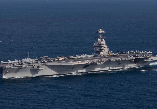 Lotniskowiec USA na Bliskim Wschodzie walczył z pożarem. Są ranni