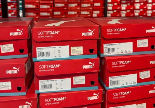 Lekkie i zgrabne sneakersy Puma na wyprzedaży - teraz aż 155 zł taniej. Adidas też kusi