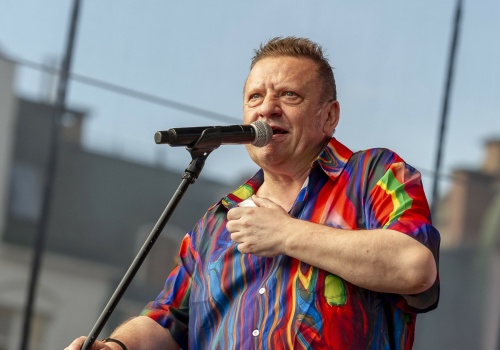 Jarek Janiszewski zmaga się z chorobą. Artyści poprosili o wsparcie