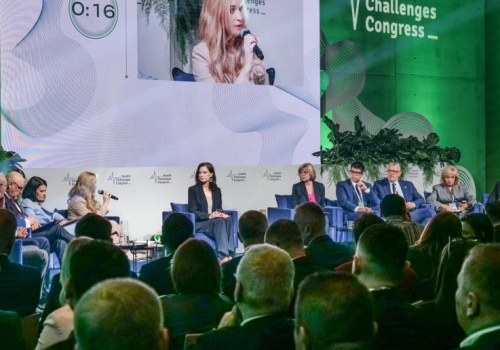 Nadmiar przepisów szkodzi szpitalom powiatowym. Gorąca debata podczas HCC 2026