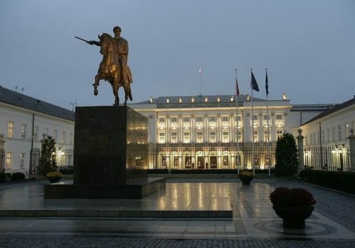 Tusk zapowiedział pilne posiedzenie rządu. Będzie na nim przedstawiciel Pałacu Prezy…