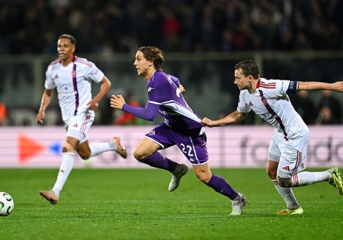 Strzał życia i rzut karny. Raków we Florencji z nieba do piekła