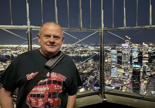 Kazik Staszewski kończy 63 lata – legenda polskiego rocka wciąż inspiruje i prowokuje!