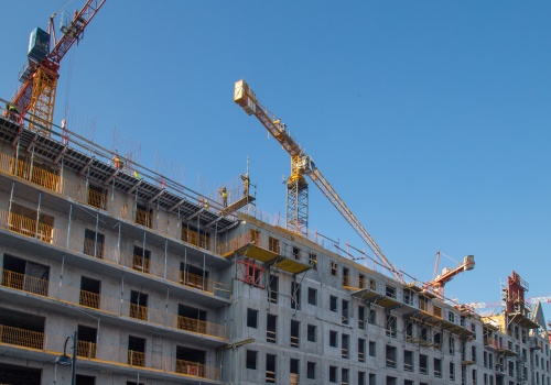 Zaciska się pętla wokół budujących pseudomieszkania i hotele „na papierze”