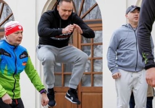 Weto do SAFE, czyli Nawrocki nie chce być „pipi prawicą”