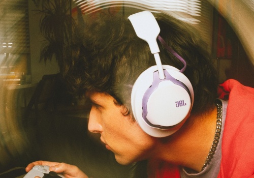 JBL Quantum 650 Wireless. Słuchawki dla graczy, w których wymienisz niemal wszystko, łącznie z akumulatorem