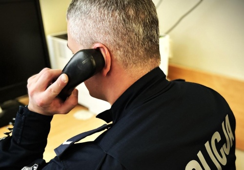 Wykonał setki połączeń na numer alarmowy 112. Skończyło się aresztem i grzywną