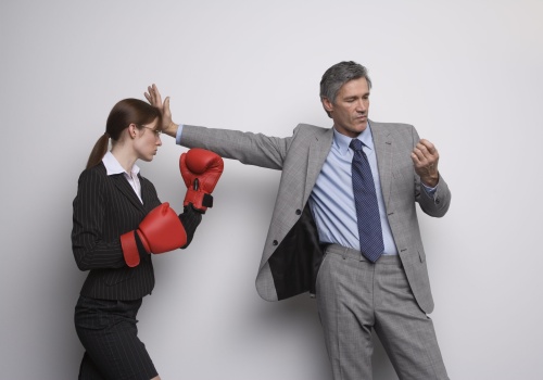 Zaskakujące badanie Ipsos: Młodzi mężczyźni skręcają w stronę patriarchatu. Czy to prawda?