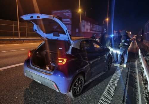 Operacyjni z grupy “Kobra” odzyskali skradzioną w Berlinie Toyotę. Zatrzymanie odbyło się na autostradzie A2
