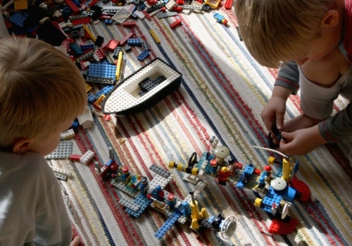 Klasyczna zabawka w erze smart. Nie mogę się nadziwić, jaką ewolucję przeszły klocki