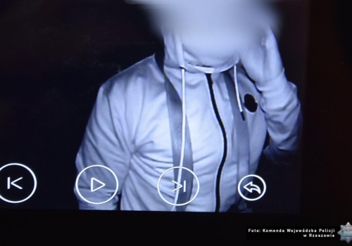 Brutalny napad Ukraińców. Skrępowali właściciela domu i 12-latka, polewali ofiarę gorącą wodą