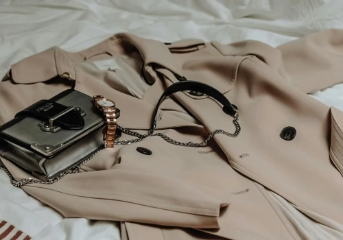 Szafa kapsułowa dla zabieganych: Koniec z porannym dramatem przed lustrem