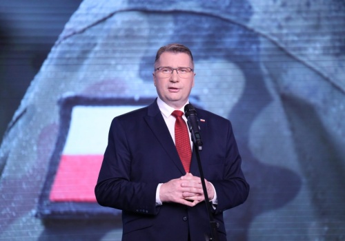 Politycy PiS popierają decyzję prezydenta w sprawie SAFE i krytykują rząd