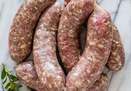 Czy białą kiełbasę można jeść na surowo? Nie każdy zdaje sobie sprawę