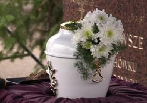 Zbiorowe pogrzeby dzieci utraconych w Pile i Wałczu w marcu i kwietniu