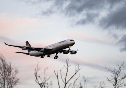 Setki lotów odwołanych. Problemy dla pasażerów z Polski