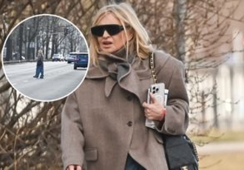 Nonszalancka Monika Olejnik odziana w drogie ciuchy przechodzi przez CZTEROPASMOWĄ jezdnię. Za nic ma prawo?