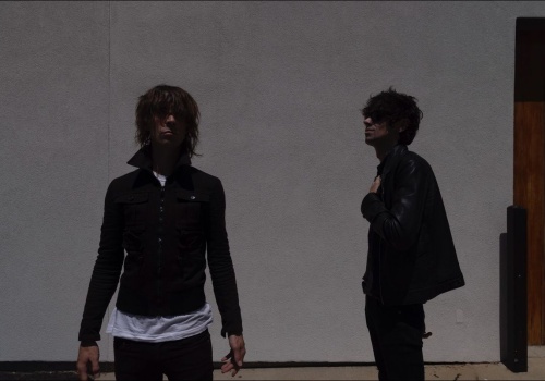 „Jesteśmy odpowiedzialni za najgorszą piosenkę XXI wieku” – rozmawiamy z zespołem The Hellp