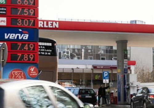 Eksperci: uwolnienie rezerw ropy jak plaster na złamanie