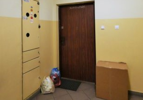 Do 30 tys. zł grzywny za pozostawienie na klatce schodowej. Nowe prawo