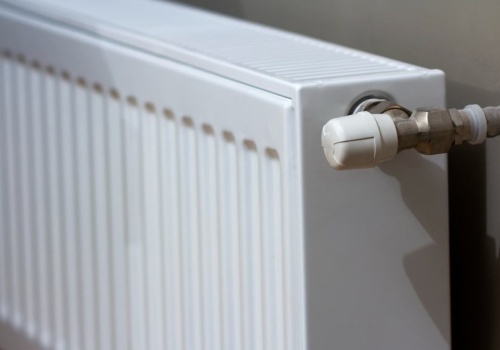 Kaloryfer nie musi rzucać się w oczy. Tak możesz go ukryć. Zobacz patenty od projektantów