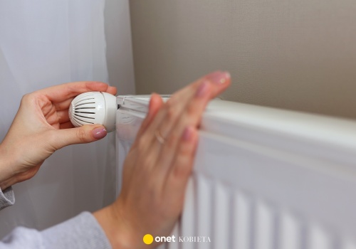 Nie ustawiaj kaloryfera na jedynkę, ani na dwójkę. Eksperci: kosztowny błąd