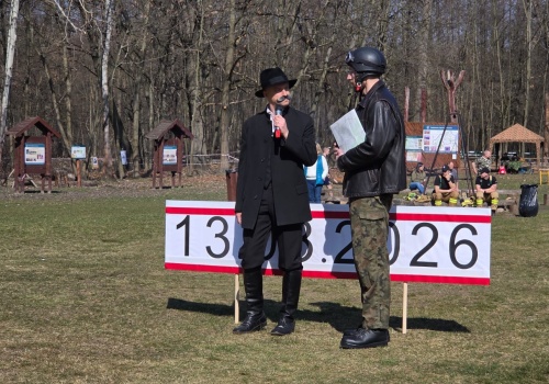 Żywa lekcja historii w Wierzchosławicach. Uczniowie spotkali się z Wincentym Witosem i płk. Adamem Boryczką
