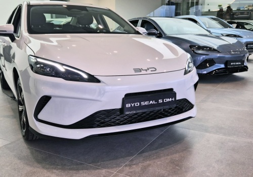 Globalne załamanie sprzedaży aut elektrycznych. Winne podatki