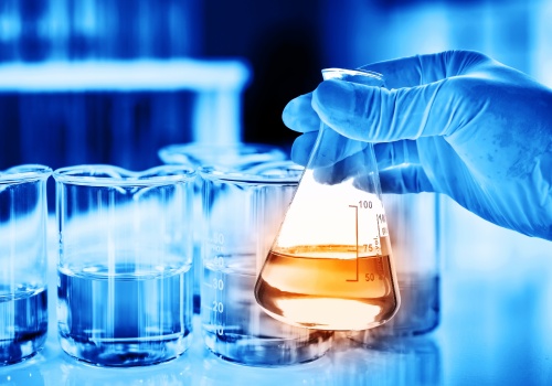 Pomyłka w laboratorium ujawniła przełom. Nowy sposób tworzenia leków