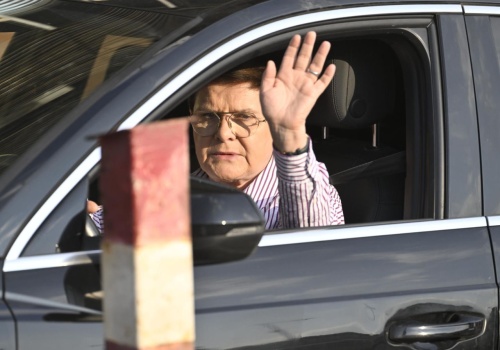 Politycy PiS pilnie zjechali na Nowogrodzką. Szydło, Sasin i Terlecki na posiedzeniu