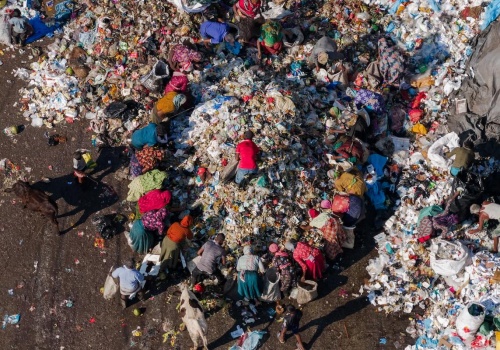 UE zakazuje niszczenia niesprzedanych ubrań. Ekspertka: „To wymusi zmianę modelu biznesowego w modzie”