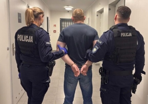 POWIAT NOWOTOMYSKI: Jechał BMW mimo sześciu zakazów. Z autostrady trafił prosto przed sąd