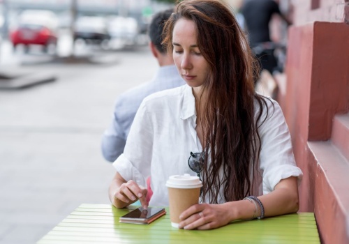 Solo randki stają się trendem, ale nie są dla każdego. 