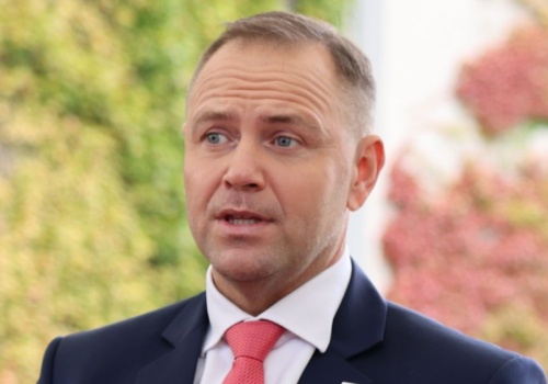 Niemcy o wecie Nawrockiego ws. SAFE. Prościej się nie dało, a prawicę kłuje w oczy