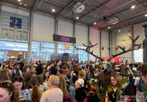 Poznańskie Targi Książki 2026 przyciągnęły tłumy. Setki autorów i tysiące czytelników na MTP