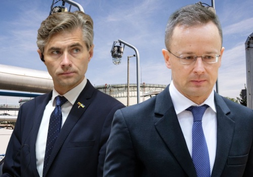 Szef MSZ Węgier odpowiada Litwie. 