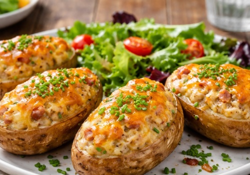 Wiosenny hit w kuchni. Faszerowane ziemniaczki z boczkiem i kremowym serkiem