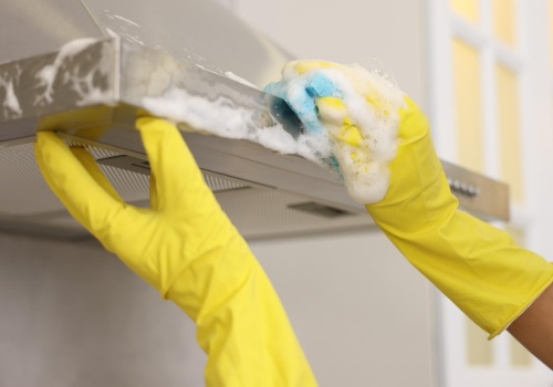 Czyszczenie filtra z okapu spędza sen z powiek? Zanurz go w tej mieszance, a tłuszcz zniknie sam