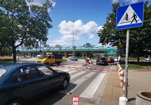 Przejazd rowerowy: pierwszy jedzie rower czy samochód? To trochę bardziej skomplikowane