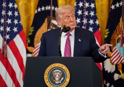 Atak USA na strategiczną wyspę Iranu. Trump: Całkowicie unicestwiono każdy wojskowy cel