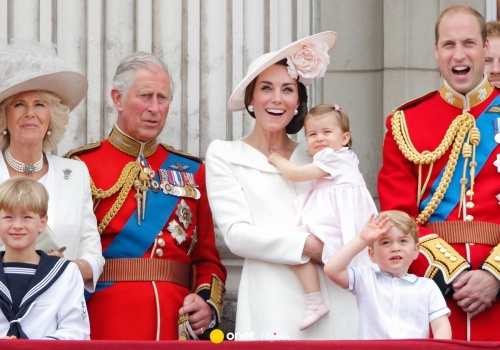 Królowa Kamila niczym gwiazda pop. Tak dzieci Kate i Williama zwracają się do niej