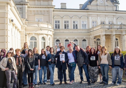 Niecodzienna lekcja w Plastyku. Wszystko przez liczbę "Pi"