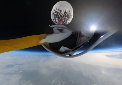 CosmicWatch. Kieszonkowy detektor mionów za 100 dolarów i jego rosnące znaczenie w nauce