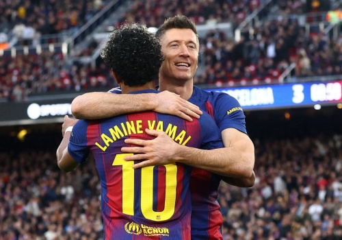 Jeden z nich będzie następcą Lewandowskiego w Barcelonie. Podali pięć nazwisk