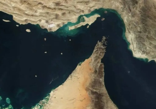 Słup dymu nad naftowym portem w ZEA. Odwet Iranu?