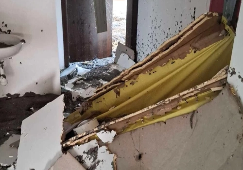 Katastrofa budowlana w świetlicy wiejskiej w Ligocie. Zawalił się strop, wnętrze zostało zalane