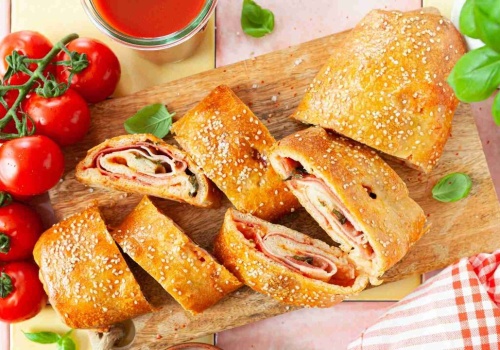 Rolada zamiast pizzy? Spróbuj stromboli!