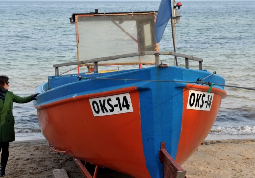 „Stoją na dworze, a matka natura działa”. Gdyńskie czerwone kutry będą odrestaurowane